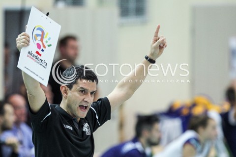  14.10.2017 RZESZOW <br />SIATKOWKA LIGA SIATKOWKI KOBIET LSK 2017/2018 WOMEN VOLLEYBALL POLAND POLISH LEAGUE <br />MECZ DEVELOPRES SKYRES RZESZOW - KS PALAC BYDGOSZCZ <br />N/Z LORENZO MICELLI - I TRENER ( HEAD COACH ) RADOSC EMOCJE SYLWETKA <br /> 