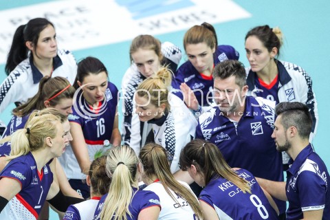  14.10.2017 RZESZOW <br />SIATKOWKA LIGA SIATKOWKI KOBIET LSK 2017/2018 WOMEN VOLLEYBALL POLAND POLISH LEAGUE <br />MECZ DEVELOPRES SKYRES RZESZOW - KS PALAC BYDGOSZCZ <br />N/Z PIOTR MAKOWSKI - I TRENER ( HEAD COACH ) ZAWODNICZKI SANDRA SZCZYGIOL <br /> 