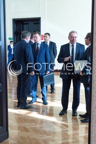  17.10.2017 WARSZAWA<br />POSIEDZENIE RADY MINISTROW<br />N/Z MARIUSZ BLASZCZAK HENRYK KOWALCZYK<br /> 