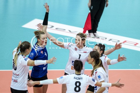  21.10.2017 RZESZOW POLAND<br />SIATKOWKA LIGA MISTRZYN <br />2018 CEV VOLLEYBALL CHAMPIONS LEAGUE - WOMEN <br />MECZ DEVELOPRES SKYRES RZESZOW - HAPOEL KFAR SABA <br />N/Z HELENE ROUSSEAUX AGATA SAWICKA RADOSC EMOCJE <br /> 
