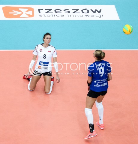  21.10.2017 RZESZOW POLAND<br />SIATKOWKA LIGA MISTRZYN <br />2018 CEV VOLLEYBALL CHAMPIONS LEAGUE - WOMEN <br />MECZ DEVELOPRES SKYRES RZESZOW - HAPOEL KFAR SABA <br />N/Z ANNA KACZMAR AGATA SAWICKA ZLOSC EMOCJE SMUTEK <br /> 
