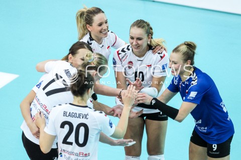  21.10.2017 RZESZOW POLAND<br />SIATKOWKA LIGA MISTRZYN <br />2018 CEV VOLLEYBALL CHAMPIONS LEAGUE - WOMEN <br />MECZ DEVELOPRES SKYRES RZESZOW - HAPOEL KFAR SABA <br />N/Z ADELA HELIC AGATA SAWICKA HELENE ROUSSEAUX RADOSC EMOCJE <br /> 