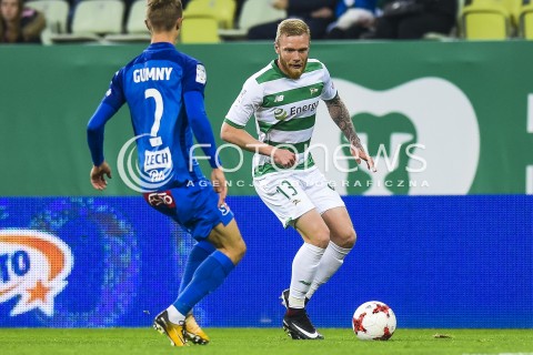  21.10.2017 GDANSK <br />PILKA NOZNA - EKSTRAKLASA SEZON 2017/2018<br />MECZ LECHIA GDANSK - LECH POZNAN<br />N/Z MATEUSZ LEWANDOWSKI<br /> 