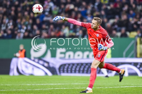  21.10.2017 GDANSK <br />PILKA NOZNA - EKSTRAKLASA SEZON 2017/2018<br />MECZ LECHIA GDANSK - LECH POZNAN<br />N/Z MATUS PUTNOCKY<br /> 