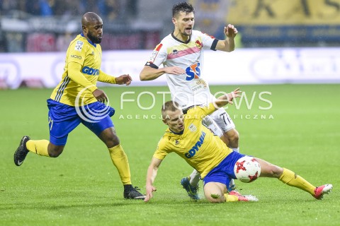  22.10.2017 GDYNIA <br />PILKA NOZNA - EKSTRAKLASA SEZON 2017/2018<br />MECZ ARKA GDYNIA - JAGIELLONIA BIALYSTOK<br />N/Z YANNICK SAMBEA PIOTR TOMASIK PATRYK KUN<br /> 