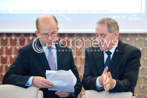  24.10.2017 WARSZAWA<br />POSIEDZENIE RADY MINISTROW<br />N/Z KONSTANTY RADZIWILL HENRYK KOWALCZYK<br /> 