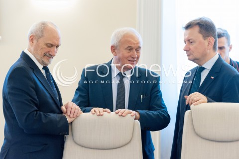  24.10.2017 WARSZAWA<br />POSIEDZENIE RADY MINISTROW<br />N/Z ANTONI MACIEREWICZ MARIUSZ BLASZCZAK KRZYSZTOF TCHORZEWSKI<br /> 