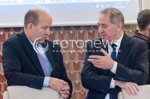  24.10.2017 WARSZAWA<br />POSIEDZENIE RADY MINISTROW<br />N/Z KONSTANTY RADZIWILL HENRYK KOWALCZYK<br /> 