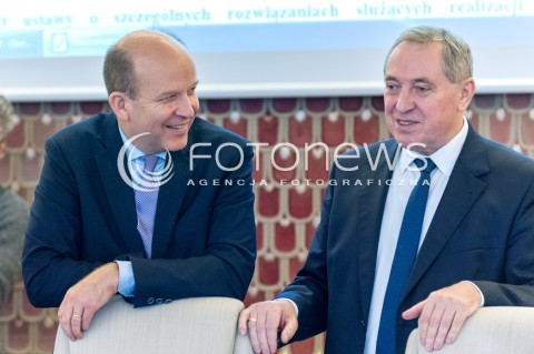  24.10.2017 WARSZAWA<br />POSIEDZENIE RADY MINISTROW<br />N/Z HENRYK KOWALCZYK KONSTANTY RADZIWILL<br /> 