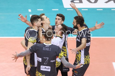  28.10.2017 RZESZOW <br />SIATKOWKA PLUS LIGA 2017/2018 MEN VOLLEYBALL POLAND POLISH PLUSLIGA LEAGUE SEASON 2017/18 <br />MECZ ASSECO RESOVIA RZESZOW - TREFL GDANSK <br />N/Z ARTUR SZALPUK MACIEJ OLENDEREK MATEUSZ MIKA TYLER JAMES SANDERS RADOSC EMOCJE <br /> 