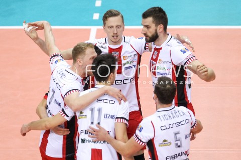  28.10.2017 RZESZOW <br />SIATKOWKA PLUS LIGA 2017/2018 MEN VOLLEYBALL POLAND POLISH PLUSLIGA LEAGUE SEASON 2017/18 <br />MECZ ASSECO RESOVIA RZESZOW - TREFL GDANSK <br />N/Z ELVISS KRASTINS MARCIN MOZDZONEK RADOSC EMOCJE <br /> 