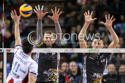 28.10.2017 RZESZOW <br />SIATKOWKA PLUS LIGA 2017/2018 MEN VOLLEYBALL POLAND POLISH PLUSLIGA LEAGUE SEASON 2017/18 <br />MECZ ASSECO RESOVIA RZESZOW - TREFL GDANSK <br />N/Z DAMIAN SCHULZ PIOTR NOWAKOWSKI ALEKSANDER SLIWKA BLOK <br /> 