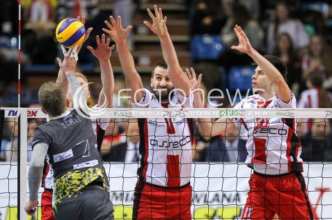  28.10.2017 RZESZOW <br />SIATKOWKA PLUS LIGA 2017/2018 MEN VOLLEYBALL POLAND POLISH PLUSLIGA LEAGUE SEASON 2017/18 <br />MECZ ASSECO RESOVIA RZESZOW - TREFL GDANSK <br />N/Z MARCIN MOZDZONEK ALEKSANDER SLIWKA DAMIAN SCHULZ BLOK <br /> 