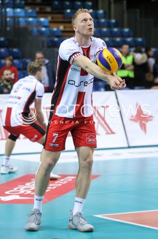  28.10.2017 RZESZOW <br />SIATKOWKA PLUS LIGA 2017/2018 MEN VOLLEYBALL POLAND POLISH PLUSLIGA LEAGUE SEASON 2017/18 <br />MECZ ASSECO RESOVIA RZESZOW - TREFL GDANSK <br />N/Z JAKUB JAROSZ SYLWETKA <br /> 