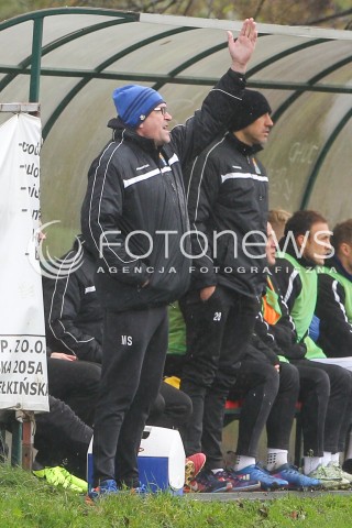  28.10.2017 WOLKA PELKINSKA  <br />PILKA NOZNA III LIGA 2017/2018 GRUPA IV <br />MECZ WOLCZANKA WOLKA PELKINSKA - MOTOR LUBLIN <br />N/Z MARCIN SASAL - I TRENER ( HEAD COACH ) SYLWETKA <br /> 