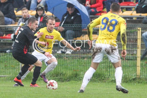  28.10.2017 WOLKA PELKINSKA  <br />PILKA NOZNA III LIGA 2017/2018 GRUPA IV <br />MECZ WOLCZANKA WOLKA PELKINSKA - MOTOR LUBLIN <br />N/Z PRZEMYSLAW SZKATULA <br /> 