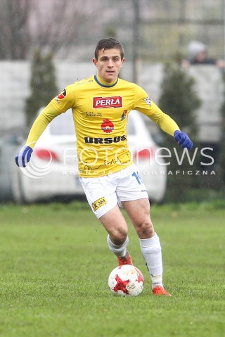  28.10.2017 WOLKA PELKINSKA  <br />PILKA NOZNA III LIGA 2017/2018 GRUPA IV <br />MECZ WOLCZANKA WOLKA PELKINSKA - MOTOR LUBLIN <br />N/Z MARCIN MICHOTA SYLWETKA <br /> 