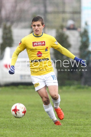  28.10.2017 WOLKA PELKINSKA  <br />PILKA NOZNA III LIGA 2017/2018 GRUPA IV <br />MECZ WOLCZANKA WOLKA PELKINSKA - MOTOR LUBLIN <br />N/Z MARCIN MICHOTA SYLWETKA <br /> 