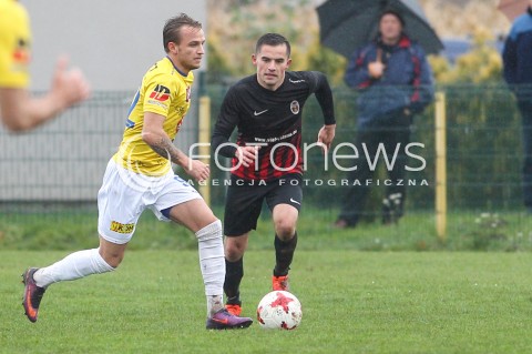  28.10.2017 WOLKA PELKINSKA  <br />PILKA NOZNA III LIGA 2017/2018 GRUPA IV <br />MECZ WOLCZANKA WOLKA PELKINSKA - MOTOR LUBLIN <br />N/Z PRZEMYSLAW SZKATULA <br /> 