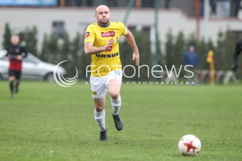  28.10.2017 WOLKA PELKINSKA  <br />PILKA NOZNA III LIGA 2017/2018 GRUPA IV <br />MECZ WOLCZANKA WOLKA PELKINSKA - MOTOR LUBLIN <br />N/Z KAMIL OZIEMCZUK SYLWETKA <br /> 