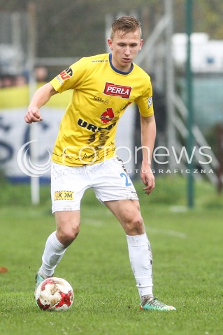  28.10.2017 WOLKA PELKINSKA  <br />PILKA NOZNA III LIGA 2017/2018 GRUPA IV <br />MECZ WOLCZANKA WOLKA PELKINSKA - MOTOR LUBLIN <br />N/Z SZYMON KAMINSKI SYLWETKA <br /> 