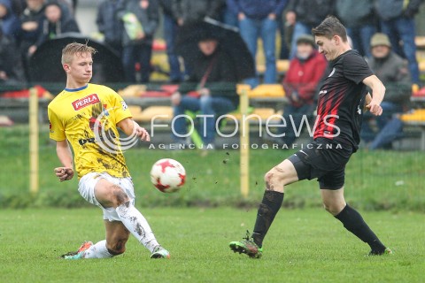  28.10.2017 WOLKA PELKINSKA  <br />PILKA NOZNA III LIGA 2017/2018 GRUPA IV <br />MECZ WOLCZANKA WOLKA PELKINSKA - MOTOR LUBLIN <br />N/Z SZYMON KAMINSKI <br /> 