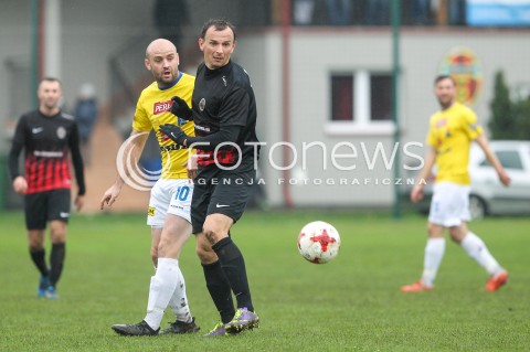  28.10.2017 WOLKA PELKINSKA  <br />PILKA NOZNA III LIGA 2017/2018 GRUPA IV <br />MECZ WOLCZANKA WOLKA PELKINSKA - MOTOR LUBLIN <br />N/Z KAMIL OZIEMCZUK <br /> 