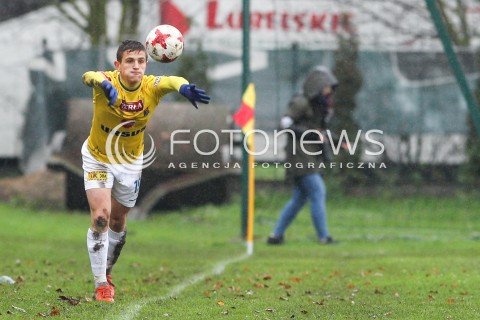  28.10.2017 WOLKA PELKINSKA  <br />PILKA NOZNA III LIGA 2017/2018 GRUPA IV <br />MECZ WOLCZANKA WOLKA PELKINSKA - MOTOR LUBLIN <br />N/Z MARCIN MICHOTA SYLWETKA <br /> 