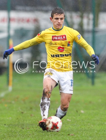  28.10.2017 WOLKA PELKINSKA  <br />PILKA NOZNA III LIGA 2017/2018 GRUPA IV <br />MECZ WOLCZANKA WOLKA PELKINSKA - MOTOR LUBLIN <br />N/Z MARCIN MICHOTA SYLWETKA <br /> 