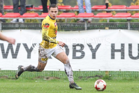  28.10.2017 WOLKA PELKINSKA  <br />PILKA NOZNA III LIGA 2017/2018 GRUPA IV <br />MECZ WOLCZANKA WOLKA PELKINSKA - MOTOR LUBLIN <br />N/Z DAWID DZIEGIELEWSKI SYLWETKA <br /> 