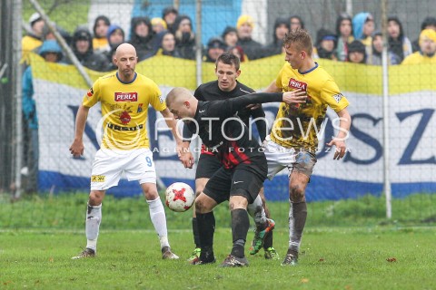  28.10.2017 WOLKA PELKINSKA  <br />PILKA NOZNA III LIGA 2017/2018 GRUPA IV <br />MECZ WOLCZANKA WOLKA PELKINSKA - MOTOR LUBLIN <br />N/Z PAWEL KACZMAREK SZYMON KAMINSKI KRZYSZTOF PIETLUCH <br /> 