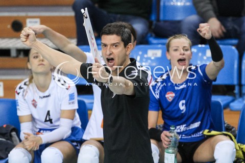  29.10.2017 RZESZOW <br />SIATKOWKA LIGA SIATKOWKI KOBIET LSK 2017/2018 WOMEN VOLLEYBALL POLAND POLISH LEAGUE <br />MECZ DEVELOPRES SKYRES RZESZOW - BKS PROFI CREDIT BIELSKO BIALA <br />N/Z LORENZO MICELLI - I TRENER ( HEAD COACH ) SYLWETKA RADOSC EMOCJE <br /> 