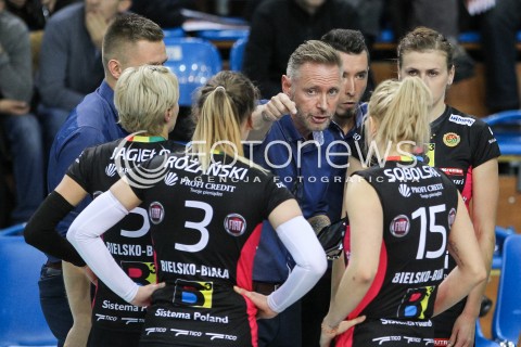  29.10.2017 RZESZOW <br />SIATKOWKA LIGA SIATKOWKI KOBIET LSK 2017/2018 WOMEN VOLLEYBALL POLAND POLISH LEAGUE <br />MECZ DEVELOPRES SKYRES RZESZOW - BKS PROFI CREDIT BIELSKO BIALA <br />N/Z TORE ALEKSANDERSEN - I TRENER ( HEAD COACH ) <br /> 