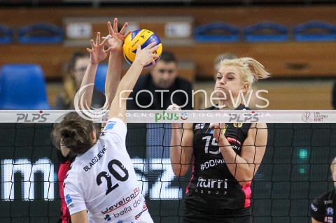  29.10.2017 RZESZOW <br />SIATKOWKA LIGA SIATKOWKI KOBIET LSK 2017/2018 WOMEN VOLLEYBALL POLAND POLISH LEAGUE <br />MECZ DEVELOPRES SKYRES RZESZOW - BKS PROFI CREDIT BIELSKO BIALA <br />N/Z DOMINIKA SOBOLSKA BLOK <br /> 
