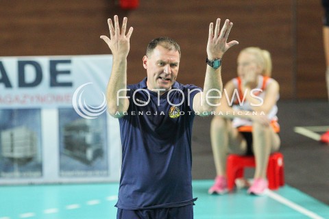  03.11.2017 OSTROWIEC SWIETOKRZYSKI <br />SIATKOWKA LIGA SIATKOWKI KOBIET LSK 2017/2018 WOMEN VOLLEYBALL POLAND POLISH LEAGUE <br />MECZ KSZO OSTROWIEC SWIETOKRZYSKI - DEVELOPRES SKYRES RZESZOW <br />N/Z ADAM GRABOWSKI - I TRENER ( HEAD COACH ) SYLWETKA <br /> 