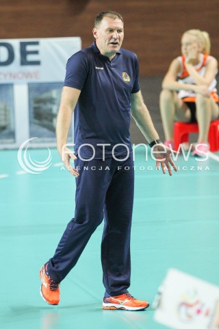  03.11.2017 OSTROWIEC SWIETOKRZYSKI <br />SIATKOWKA LIGA SIATKOWKI KOBIET LSK 2017/2018 WOMEN VOLLEYBALL POLAND POLISH LEAGUE <br />MECZ KSZO OSTROWIEC SWIETOKRZYSKI - DEVELOPRES SKYRES RZESZOW <br />N/Z ADAM GRABOWSKI - I TRENER ( HEAD COACH ) SYLWETKA <br /> 