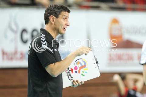  03.11.2017 OSTROWIEC SWIETOKRZYSKI <br />SIATKOWKA LIGA SIATKOWKI KOBIET LSK 2017/2018 WOMEN VOLLEYBALL POLAND POLISH LEAGUE <br />MECZ KSZO OSTROWIEC SWIETOKRZYSKI - DEVELOPRES SKYRES RZESZOW <br />N/Z LORENZO MICELLI - I TRENER ( HEAD COACH ) SYLWETKA <br /> 