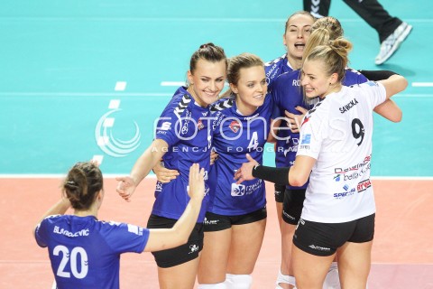  03.11.2017 OSTROWIEC SWIETOKRZYSKI <br />SIATKOWKA LIGA SIATKOWKI KOBIET LSK 2017/2018 WOMEN VOLLEYBALL POLAND POLISH LEAGUE <br />MECZ KSZO OSTROWIEC SWIETOKRZYSKI - DEVELOPRES SKYRES RZESZOW <br />N/Z JELENA BLAGOJEVIC NATALIA GAJEWSKA KATARZYNA ZABINSKA ADELA HELIC AGATA SAWICKA RADOSC EMOCJE <br /> 