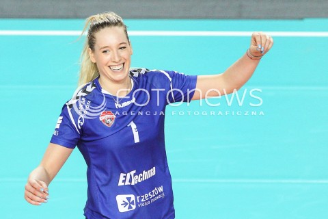  03.11.2017 OSTROWIEC SWIETOKRZYSKI <br />SIATKOWKA LIGA SIATKOWKI KOBIET LSK 2017/2018 WOMEN VOLLEYBALL POLAND POLISH LEAGUE <br />MECZ KSZO OSTROWIEC SWIETOKRZYSKI - DEVELOPRES SKYRES RZESZOW <br />N/Z HELENE ROUSSEAUX RADOSC EMOCJE SYLWETKA <br /> 