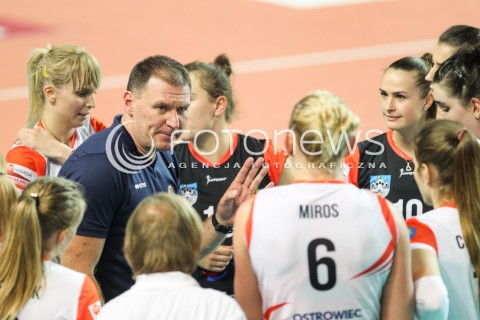  03.11.2017 OSTROWIEC SWIETOKRZYSKI <br />SIATKOWKA LIGA SIATKOWKI KOBIET LSK 2017/2018 WOMEN VOLLEYBALL POLAND POLISH LEAGUE <br />MECZ KSZO OSTROWIEC SWIETOKRZYSKI - DEVELOPRES SKYRES RZESZOW <br />N/Z ADAM GRABOWSKI - I TRENER ( HEAD COACH ) <br /> 