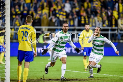  03.11.2017 GDYNIA <br />PILKA NOZNA - EKSTRAKLASA SEZON 2017/2018<br />MECZ ARKA GDYNIA - LECHIA GDANSK<br />N/Z MICHAL MARCJANIK FLAVIO PAIXAO MARCO PAIXAO RADOSC GOL BRAMKA NA 1:0<br /> 