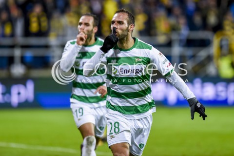  03.11.2017 GDYNIA <br />PILKA NOZNA - EKSTRAKLASA SEZON 2017/2018<br />MECZ ARKA GDYNIA - LECHIA GDANSK<br />N/Z FLAVIO PAIXAO MARCO PAIXAO RADOSC GOL BRAMKA NA 1:0<br /> 