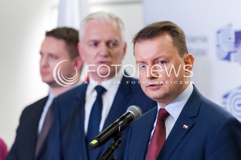  04.11.2017 WARSZAWA<br />KONWENCJA ZALOZYCIELSKA PARTII POROZUMIENIE<br />N/Z MARIUSZ BLASZCZAK JAROSLAW GOWIN ROBERT ARNACKI<br /> 