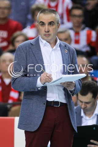  04.11.2017 RZESZOW<br />SIATKOWKA PLUSLIGA 2017/2018 MEN VOLLEYBALL POLAND POLISH PLUS LIGA LEAGUE SEASON 2017/2018<br />MECZ ASSECO RESOVIA RZESZOW - INDYKPOL AZS OLSZTYN <br />N/Z ROBERTO SERNIOTTI - I TRENER ( HEAD COACH ) SYLWETKA <br /> 