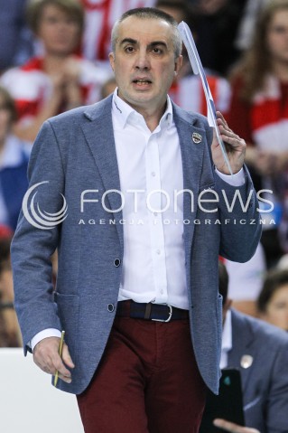  04.11.2017 RZESZOW<br />SIATKOWKA PLUSLIGA 2017/2018 MEN VOLLEYBALL POLAND POLISH PLUS LIGA LEAGUE SEASON 2017/2018<br />MECZ ASSECO RESOVIA RZESZOW - INDYKPOL AZS OLSZTYN <br />N/Z ROBERTO SERNIOTTI - I TRENER ( HEAD COACH ) SYLWETKA <br /> 