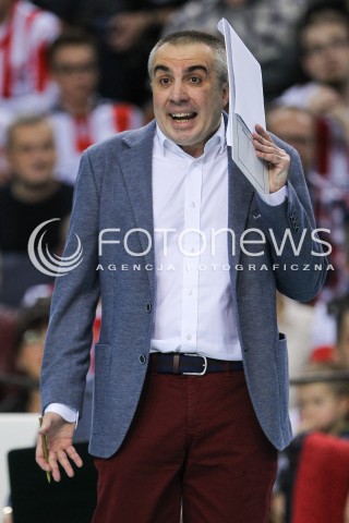  04.11.2017 RZESZOW<br />SIATKOWKA PLUSLIGA 2017/2018 MEN VOLLEYBALL POLAND POLISH PLUS LIGA LEAGUE SEASON 2017/2018<br />MECZ ASSECO RESOVIA RZESZOW - INDYKPOL AZS OLSZTYN <br />N/Z ROBERTO SERNIOTTI - I TRENER ( HEAD COACH ) SYLWETKA <br /> 