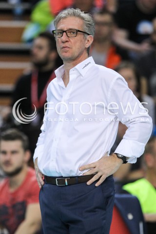  04.11.2017 RZESZOW<br />SIATKOWKA PLUSLIGA 2017/2018 MEN VOLLEYBALL POLAND POLISH PLUS LIGA LEAGUE SEASON 2017/2018<br />MECZ ASSECO RESOVIA RZESZOW - INDYKPOL AZS OLSZTYN <br />N/Z ROBERTO SANTILLI - I TRENER ( HEAD COACH ) SYLWETKA <br /> 