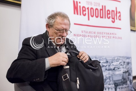  07.11.2017 GDANSK<br />GDANSKIE DEBATY OBYWATELSKIE Z OKAZJI STULECIA ODZYSKANIA NIEPODLEGLOSCI<br />DEBATA Z ADAMEM MICHNIKIEM NA TEMAT NAJWAZNIEJSZYCH PROBLEMOW POLSKI W LATACH 1918/1989<br />N/Z ADAM MICHNIK<br /> 