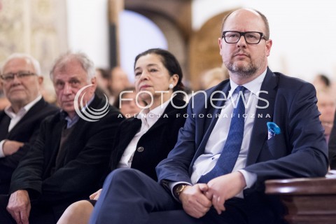  07.11.2017 GDANSK<br />GDANSKIE DEBATY OBYWATELSKIE Z OKAZJI STULECIA ODZYSKANIA NIEPODLEGLOSCI<br />DEBATA Z ADAMEM MICHNIKIEM NA TEMAT NAJWAZNIEJSZYCH PROBLEMOW POLSKI W LATACH 1918/1989<br />N/Z PAWEL ADAMOWICZ<br /> 