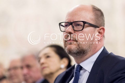  07.11.2017 GDANSK<br />GDANSKIE DEBATY OBYWATELSKIE Z OKAZJI STULECIA ODZYSKANIA NIEPODLEGLOSCI<br />DEBATA Z ADAMEM MICHNIKIEM NA TEMAT NAJWAZNIEJSZYCH PROBLEMOW POLSKI W LATACH 1918/1989<br />N/Z PAWEL ADAMOWICZ<br /> 